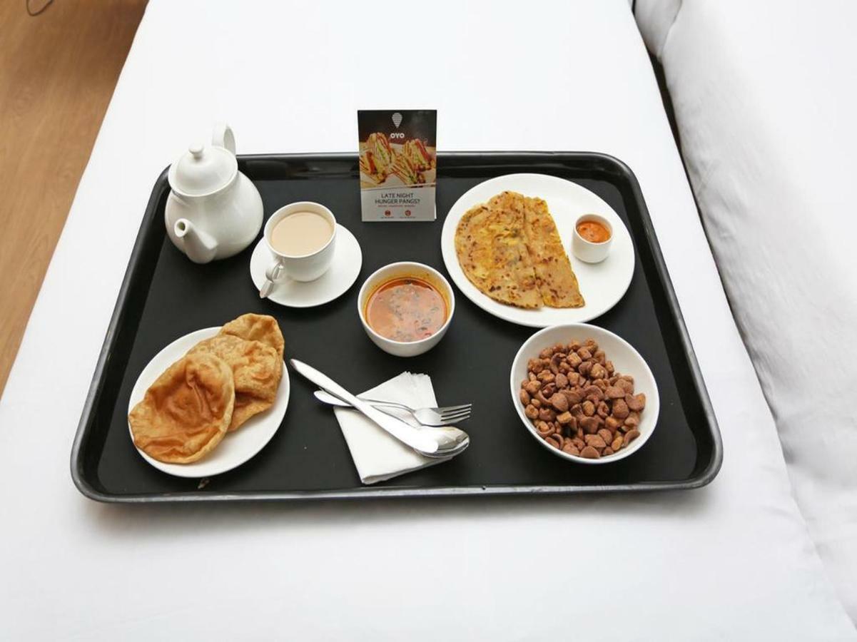 Oyo 24196 Hotel Shreenath Palace Ujjain Dış mekan fotoğraf